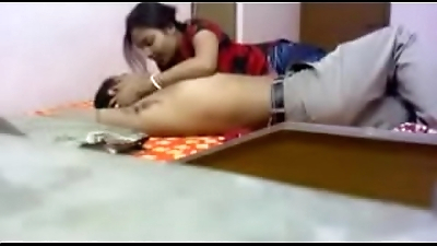 Indian Sex With Beautiful To Watch Cum Inside